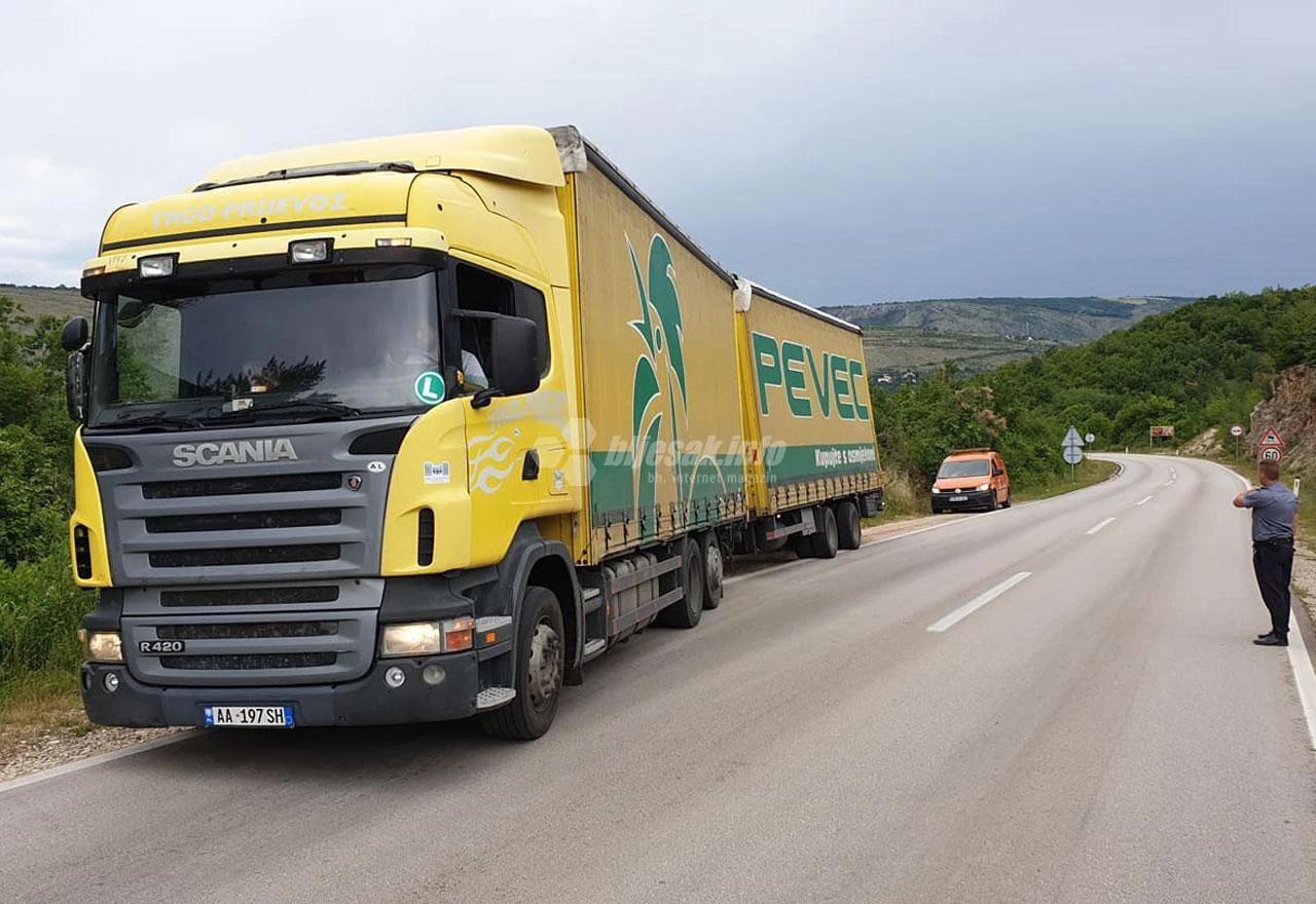 Prolivena nafta na M17.3