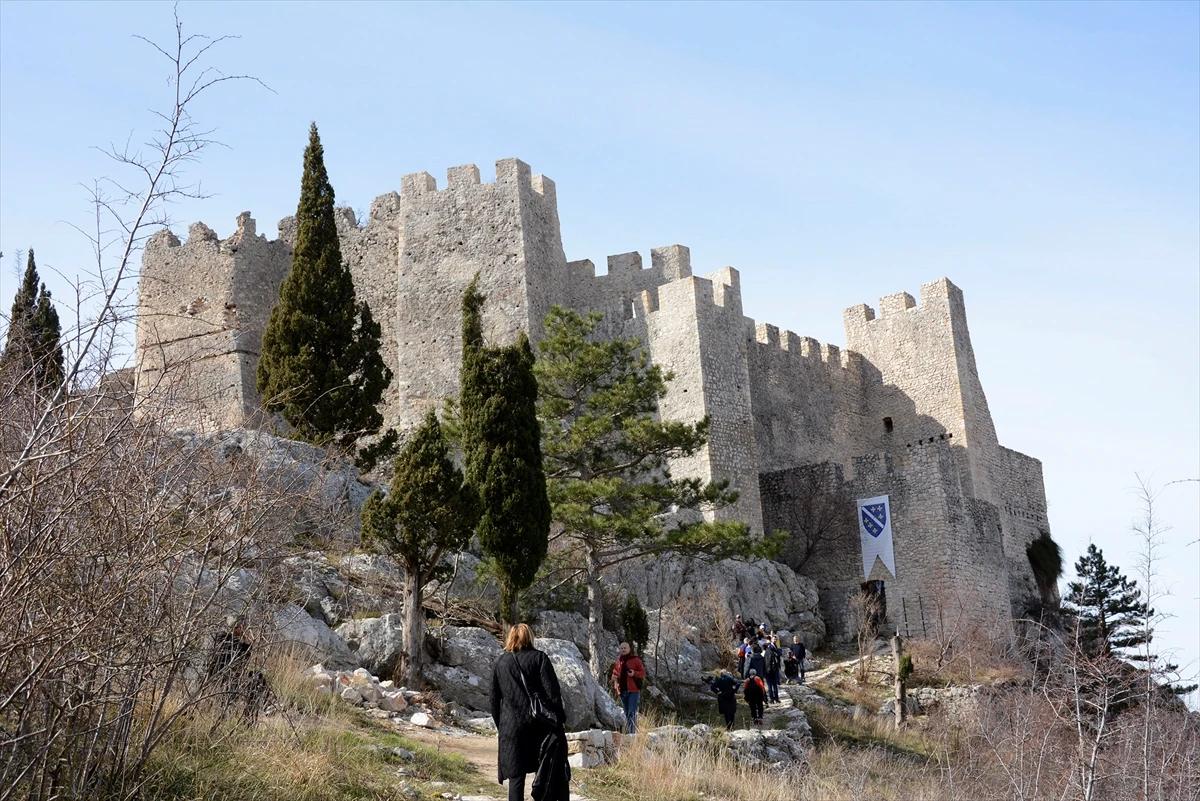 Oko 2.000 sudionika u defileu povodom Dana neovisnosti BiH i Dan Blagaja
