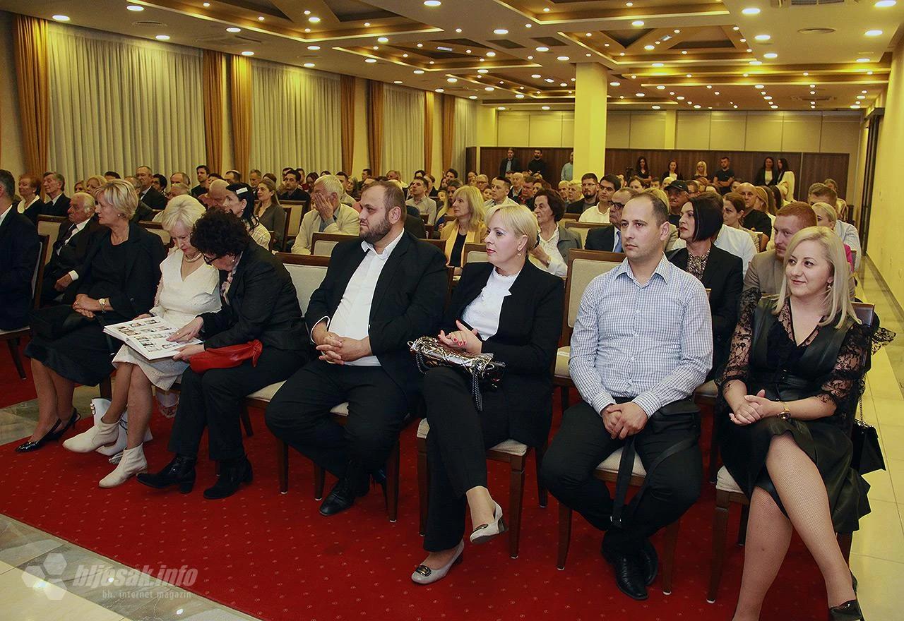 Predstavljena monografija '100 Šantićevih večeri poezije'