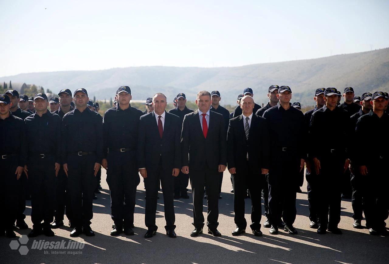 U čin 'policajac' promovirano 50 kadeta Direkcije za koordinaciju policijskih tijela. 