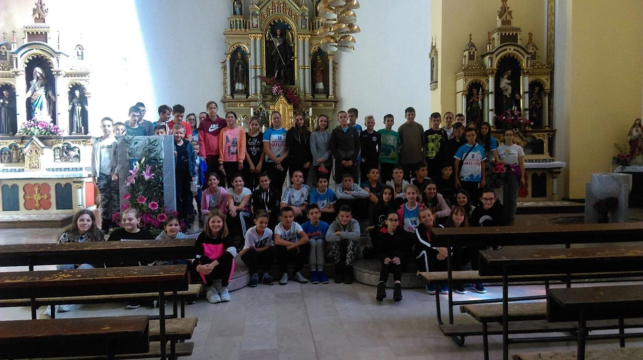 Cimski školarci planinarili Putevima kraljice Katarine