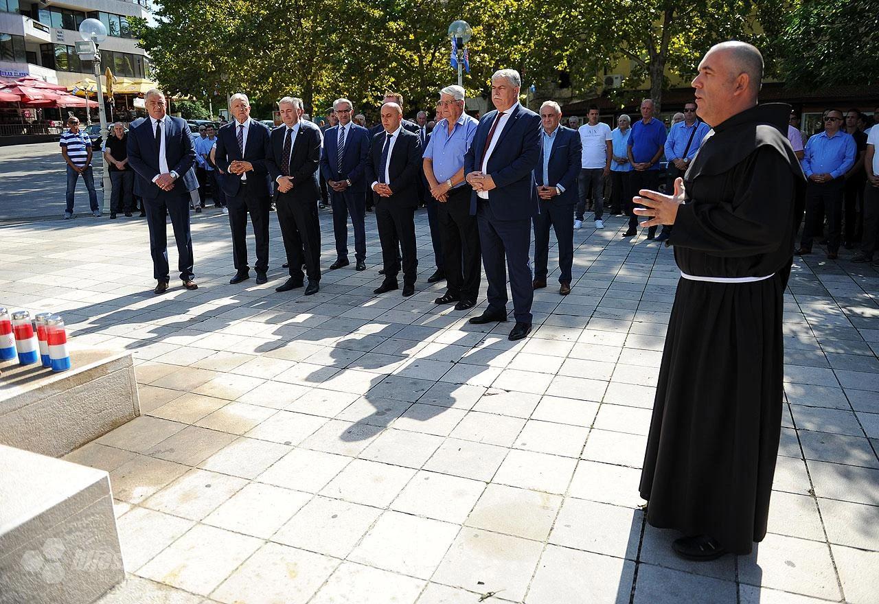 Molitva na Trgu širokobrijeških žrtava