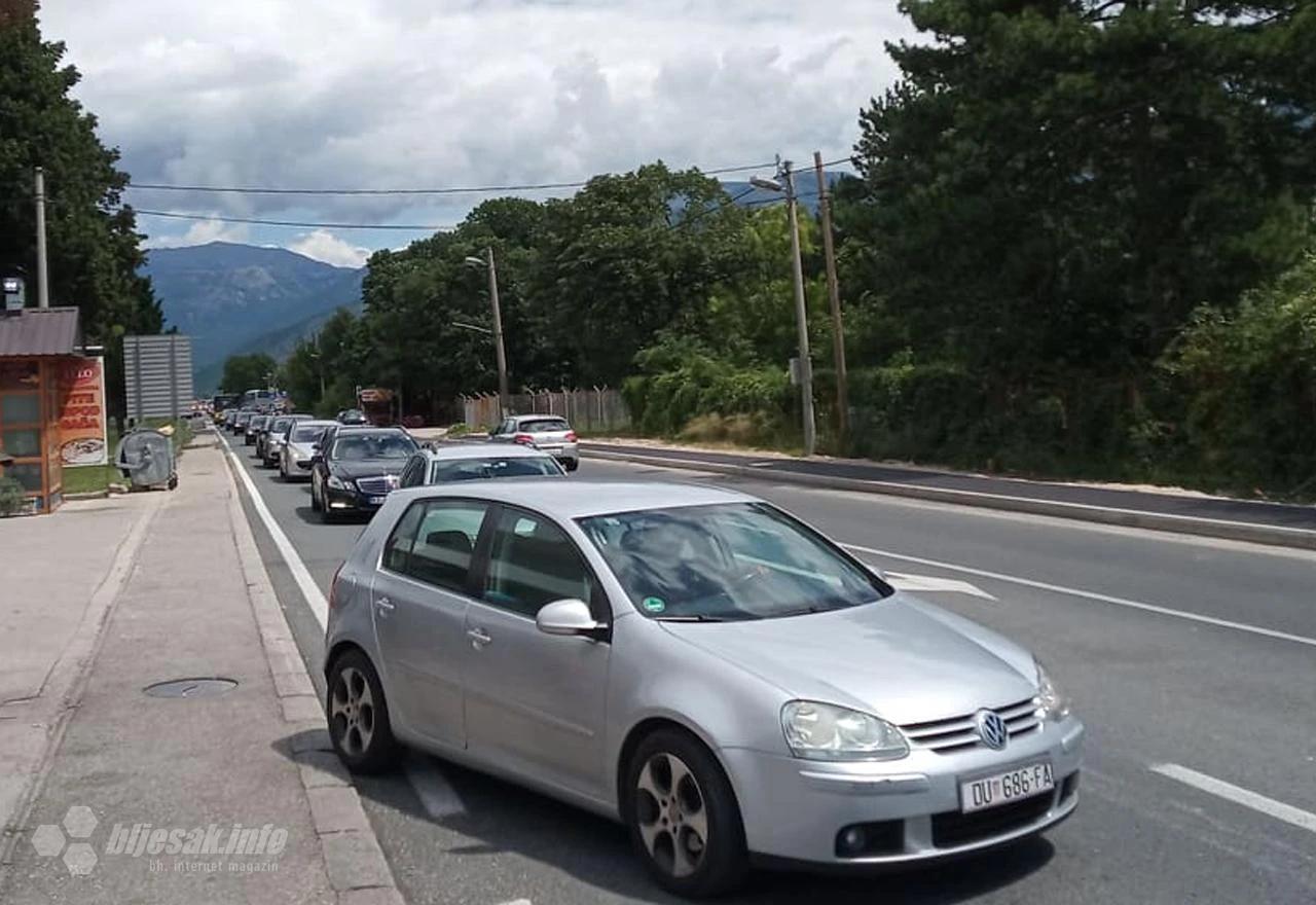 Gužve sjeverno od Mostara - čekanja u koloni do pola sata