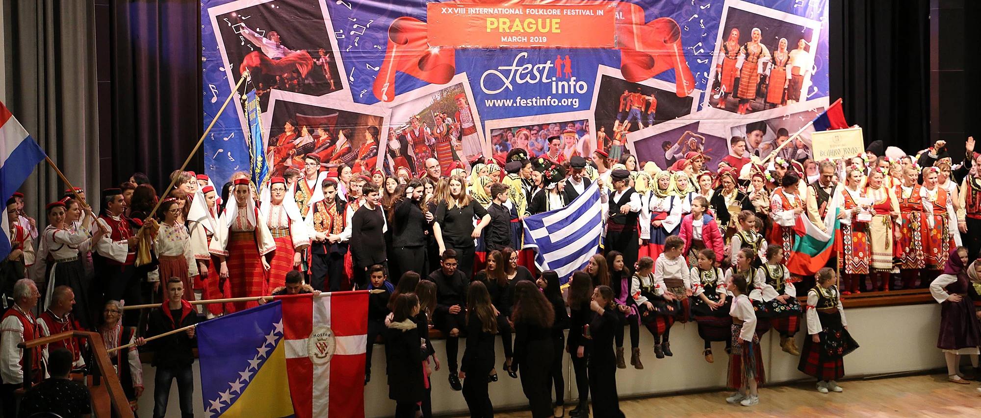 Članovi HKUD Sv. Ante - Cim u Pragu