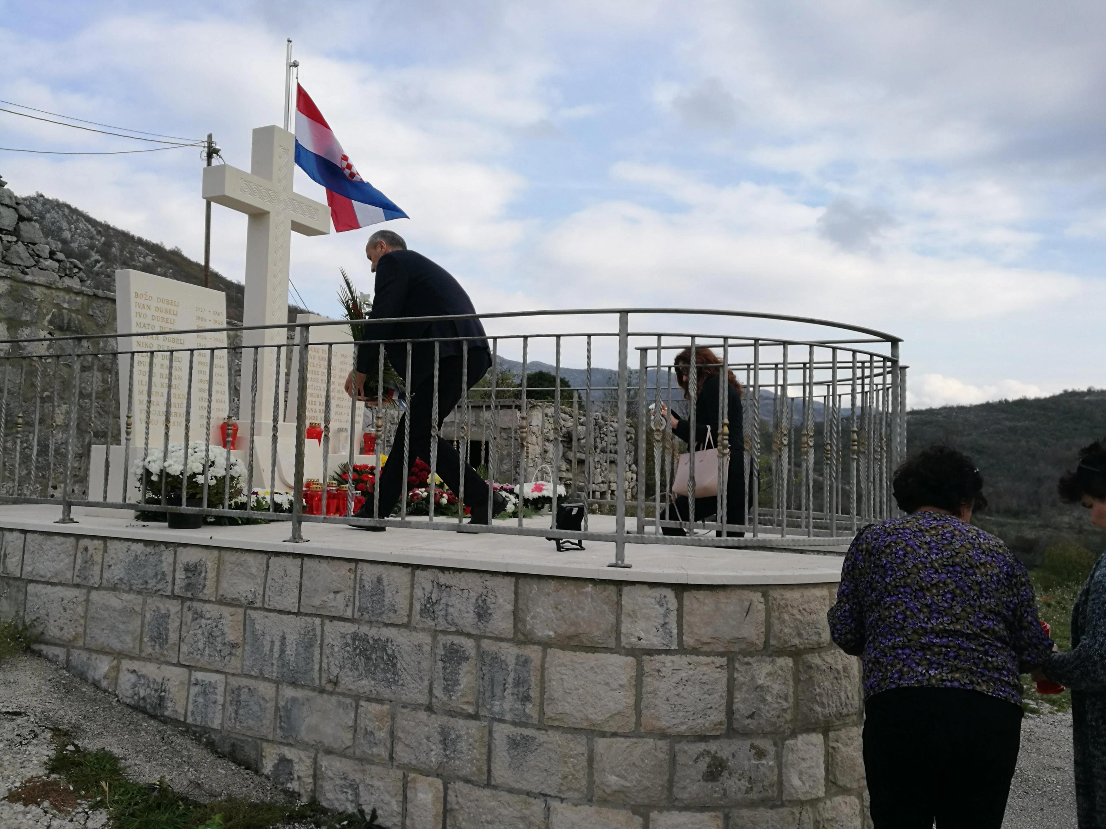 Polaganje vijenaca
