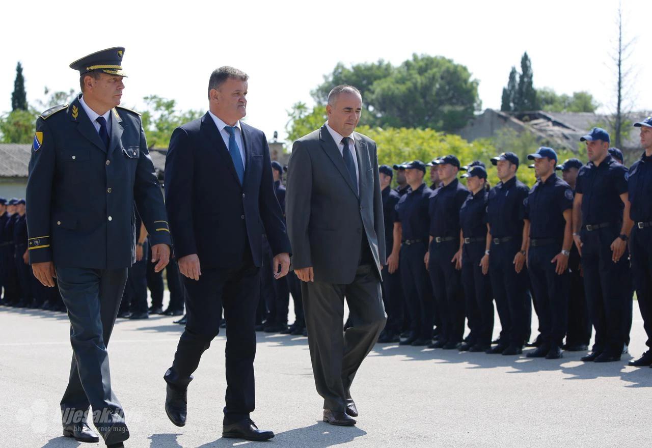100 kadeta Granične policije BIH promovirano u čin policajca