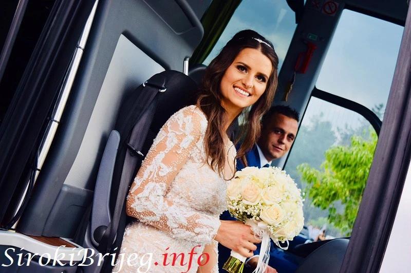 Vozač autobusa svoju odabranicu pred oltar je doveo prijevoznim sredstvom koje ih je spojilo prije dvije godine