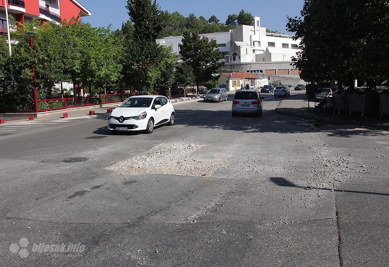 Sanirana rupa na prometnici u naselju Balinovac