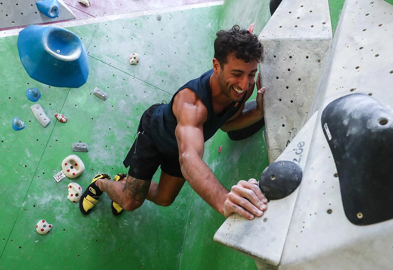 Daniel Ricciardo na penjanju