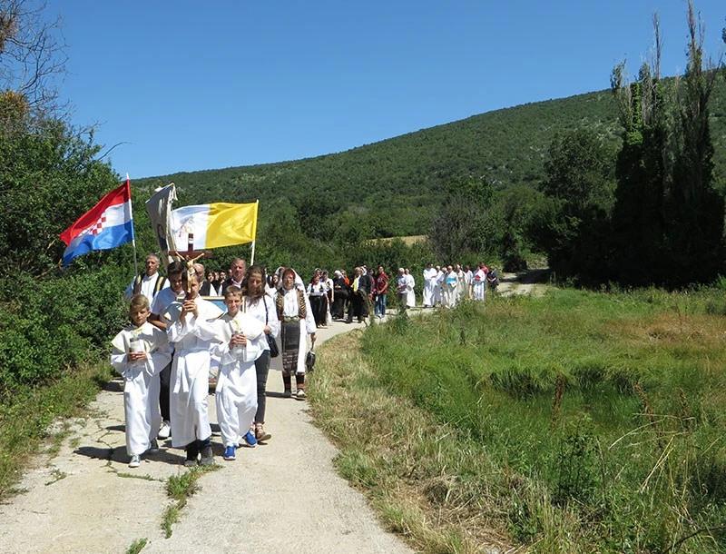 Biskup došao u Polog nakon 250 godina
