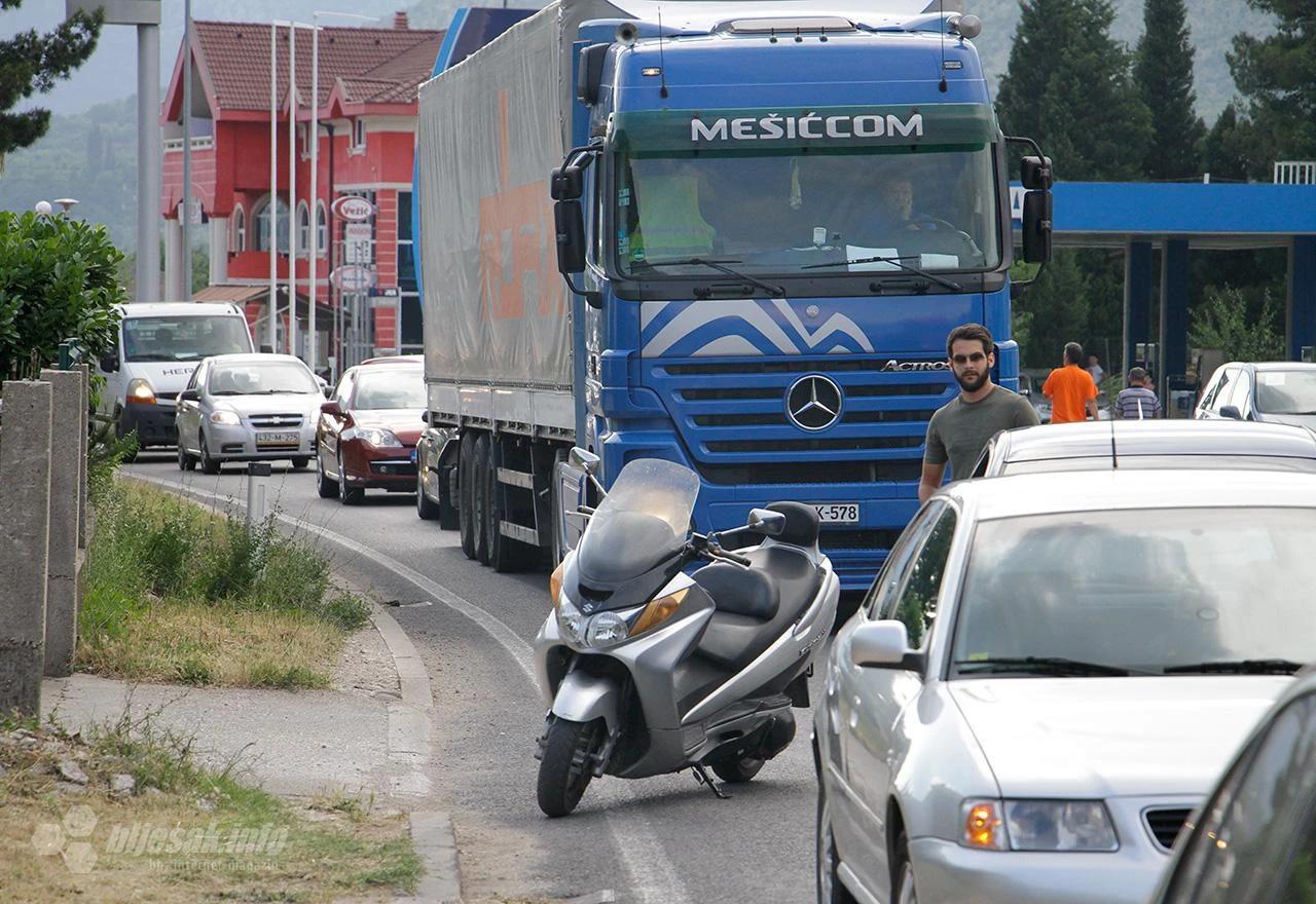 Mostar se probudio, blokada prometa uspjela 