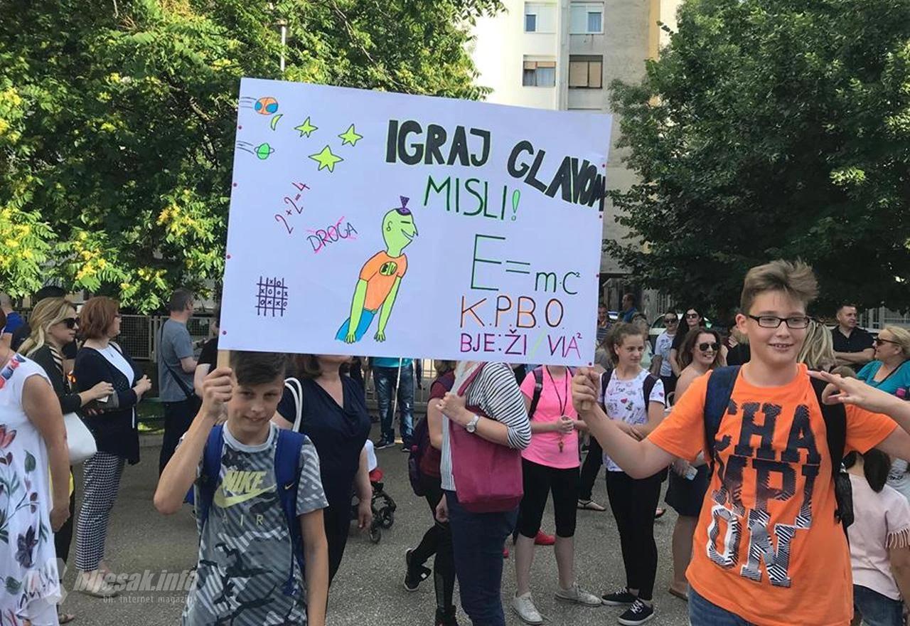 Prosvjed roditelja u Mostaru