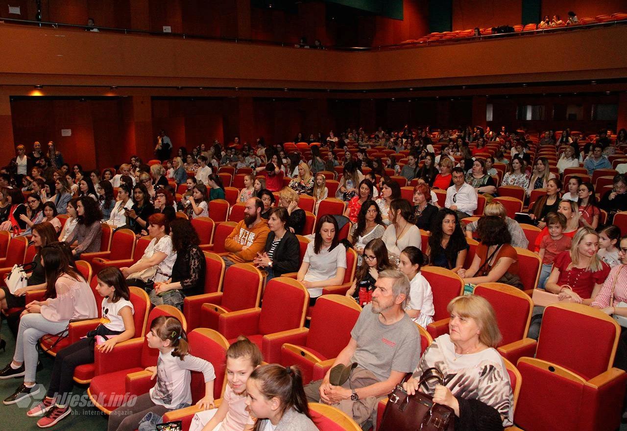 Baletna predstava "Alisa u zemlji čuda" odigrana u Kosači 