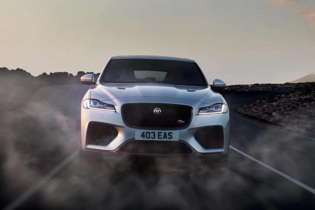 Jaguar predstavio monstruozni SUV od preko 500 KS 