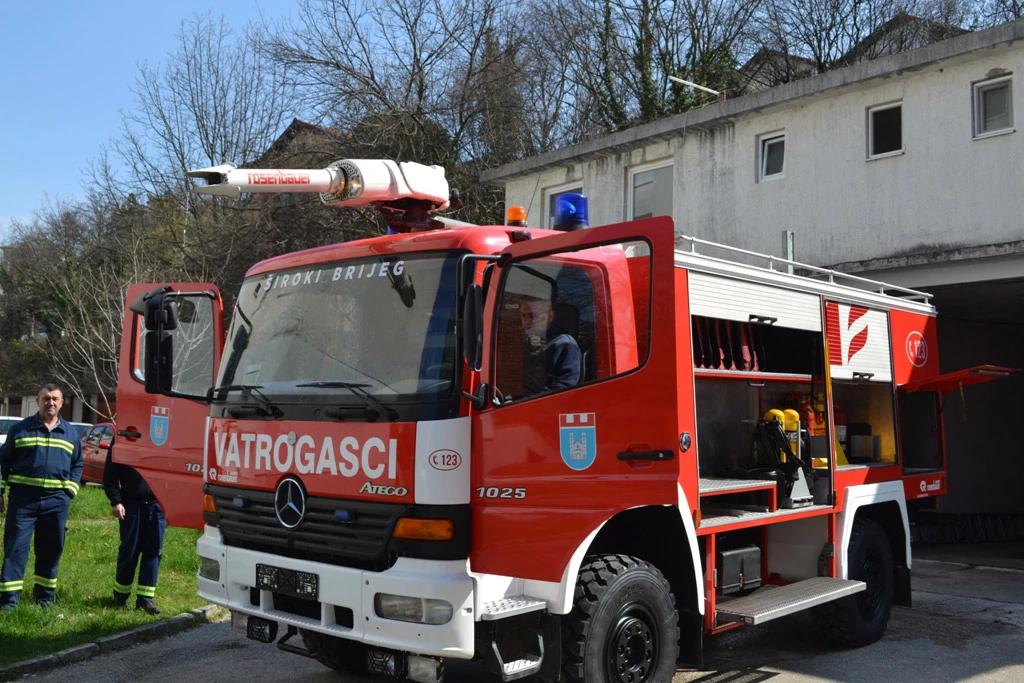 Primopredaja navalnog vozila širokobriješkim vatrogascima