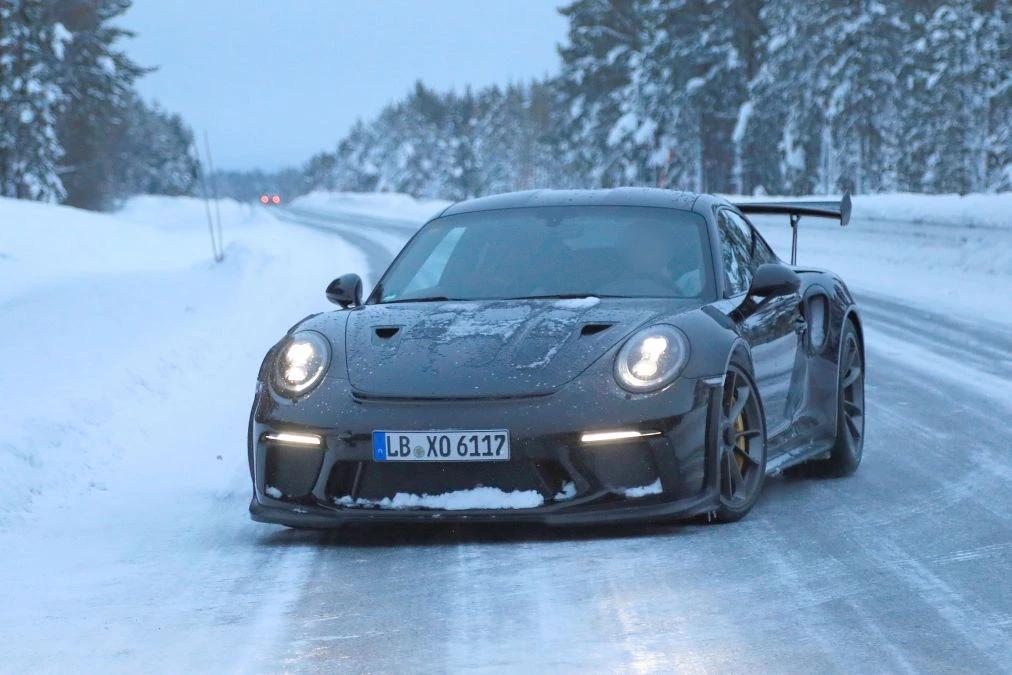 Porsche 911 GT3 RS uočen prije punog otkrivanja u Ženevi