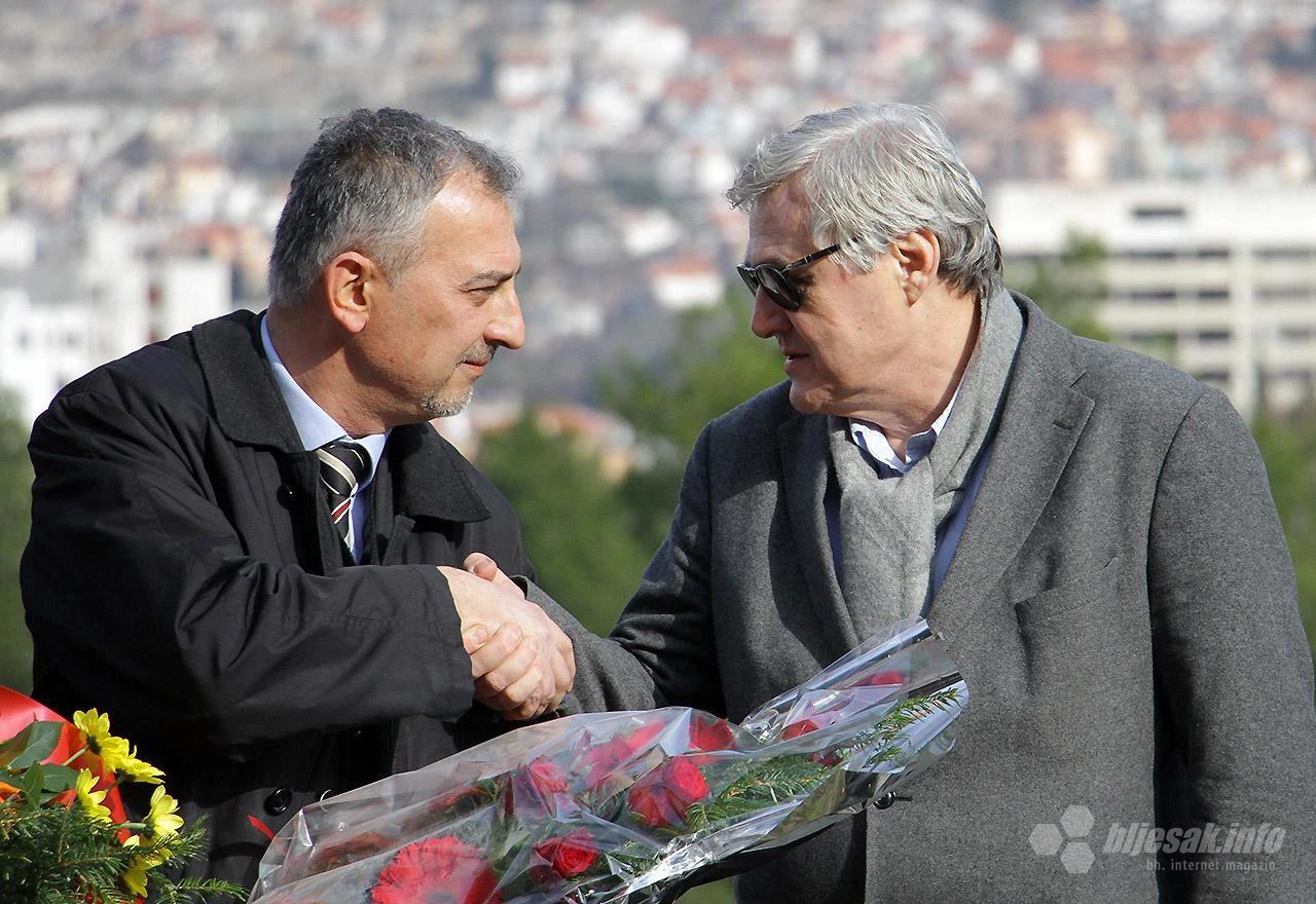 Polaganje cvijeće i vijenaca na Partizanskom spomen groblju u Mostaru