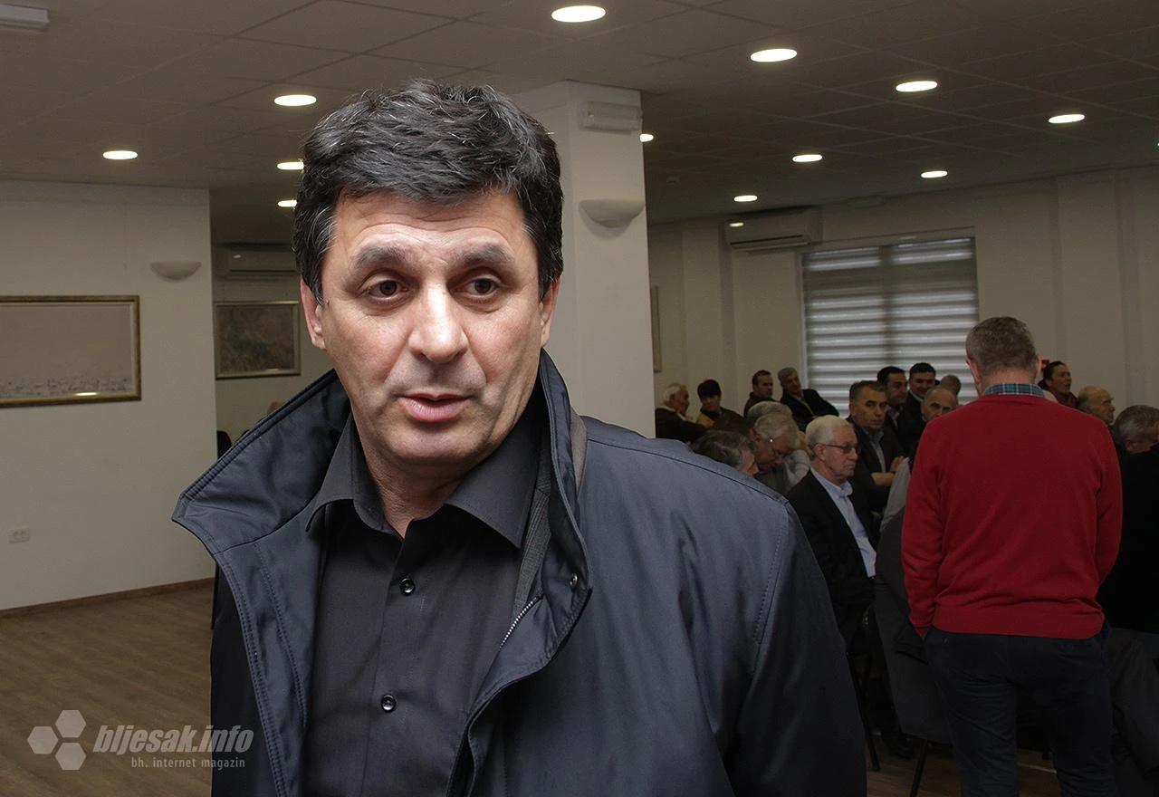 Profesor Senadin Lavić 