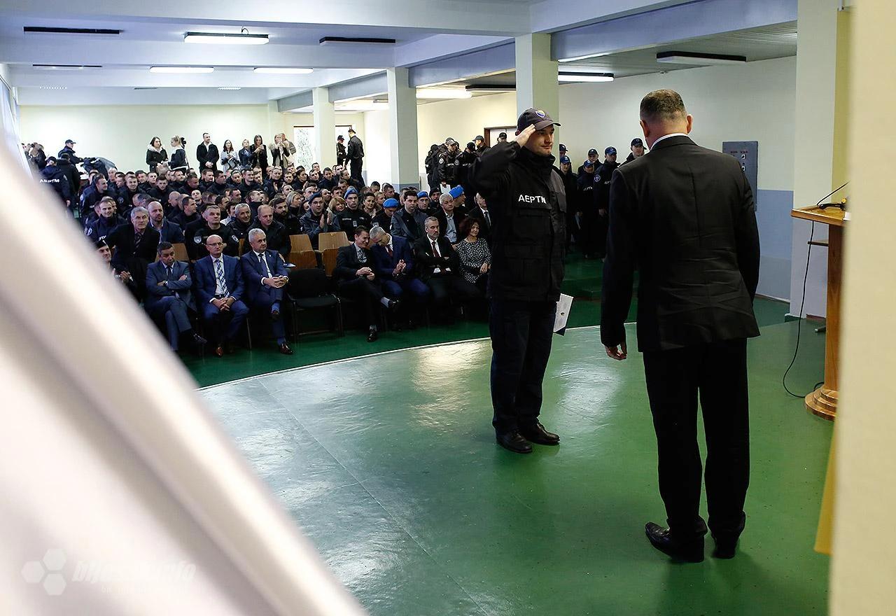 U čin mlađeg inspektora promovirano je ukupno 30 kadeta