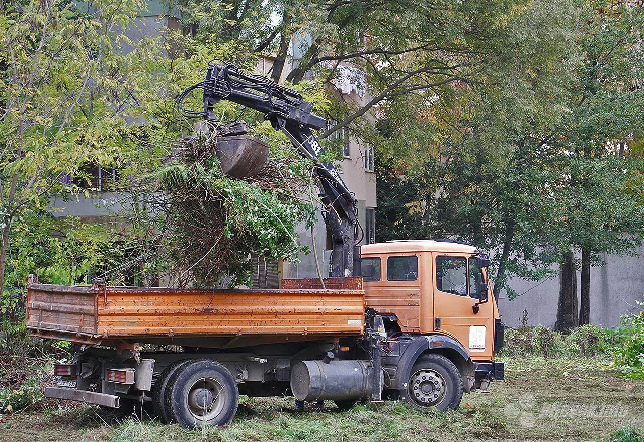 Krenula akcija čišćenja Partizanskog groblja u Mostaru 