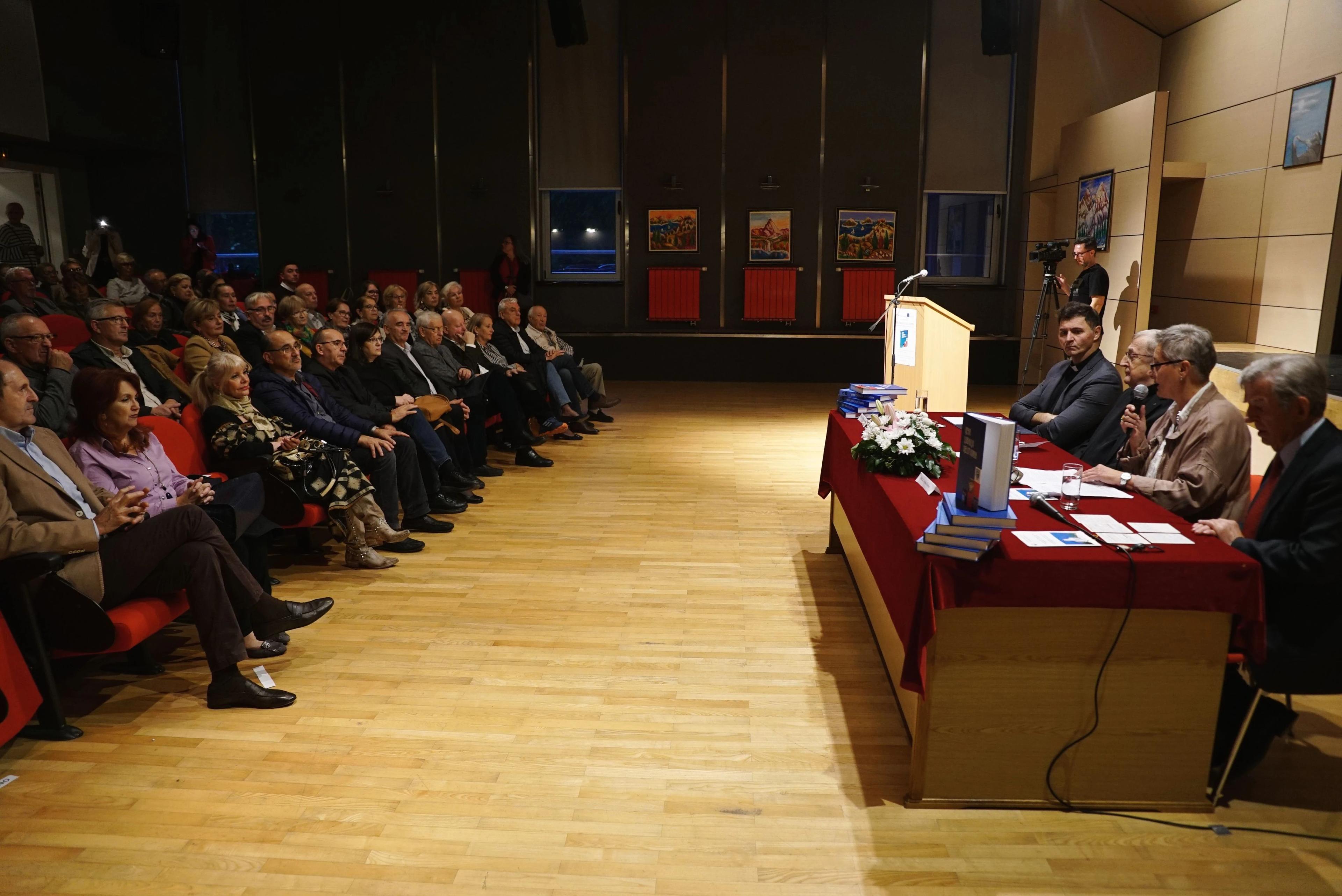 Promoviran zbornik 'Vjera ljubavlju djelotvorna' povodom 70. godišnjice života mons. Franje Topića