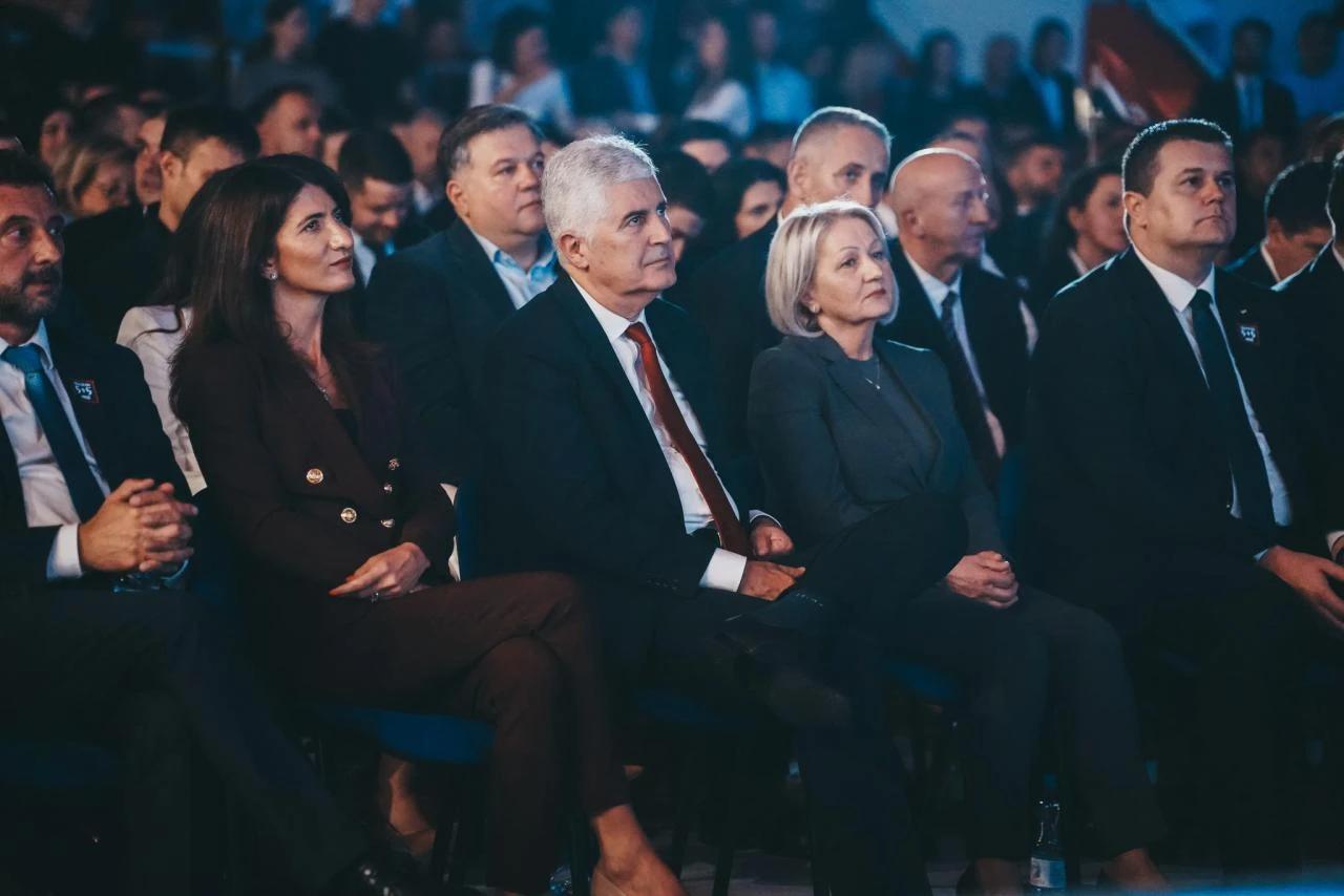 U Mostaru snažna podrška kandidatima HDZ-a BiH na središnjem predizbornom skupu