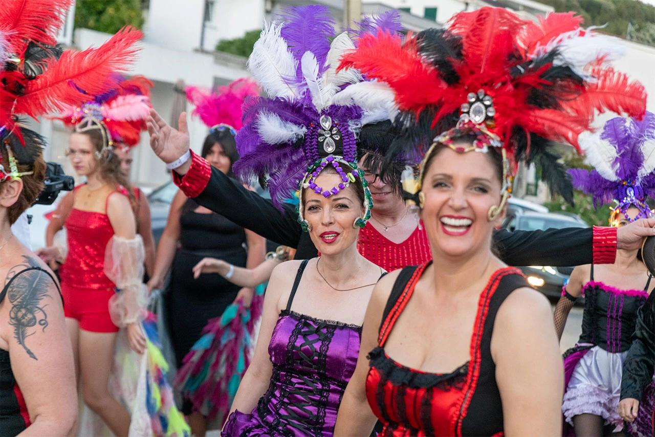 Održan prvi Međunarodni ljetni turistički karneval u Neumu