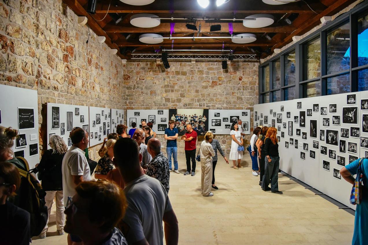 fOTO: izložba fotografija  „Prvo ratno kino Apollo“