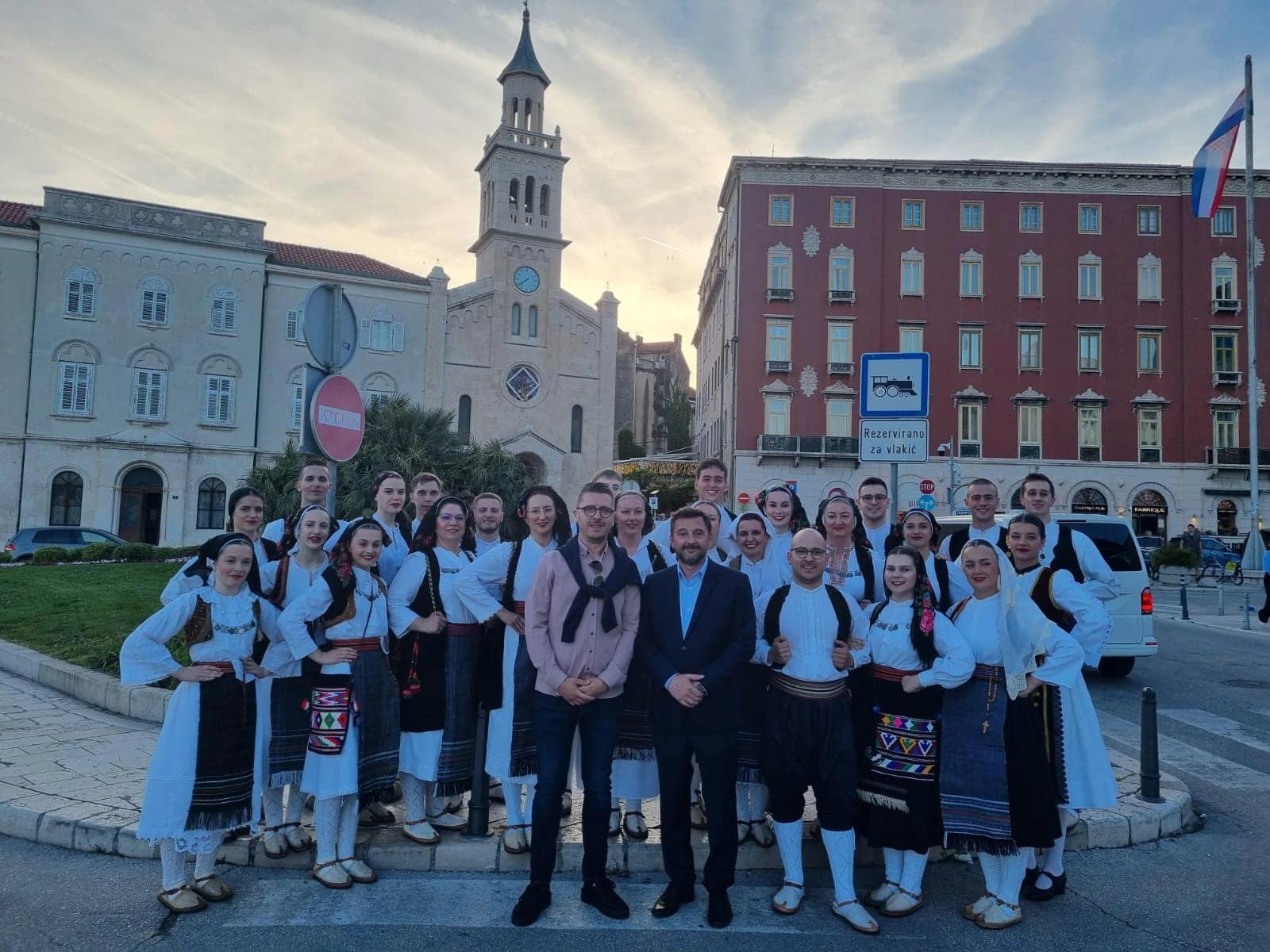 Mostarski i Splitski folkloraši zajedno napravili spektakularan koncert 