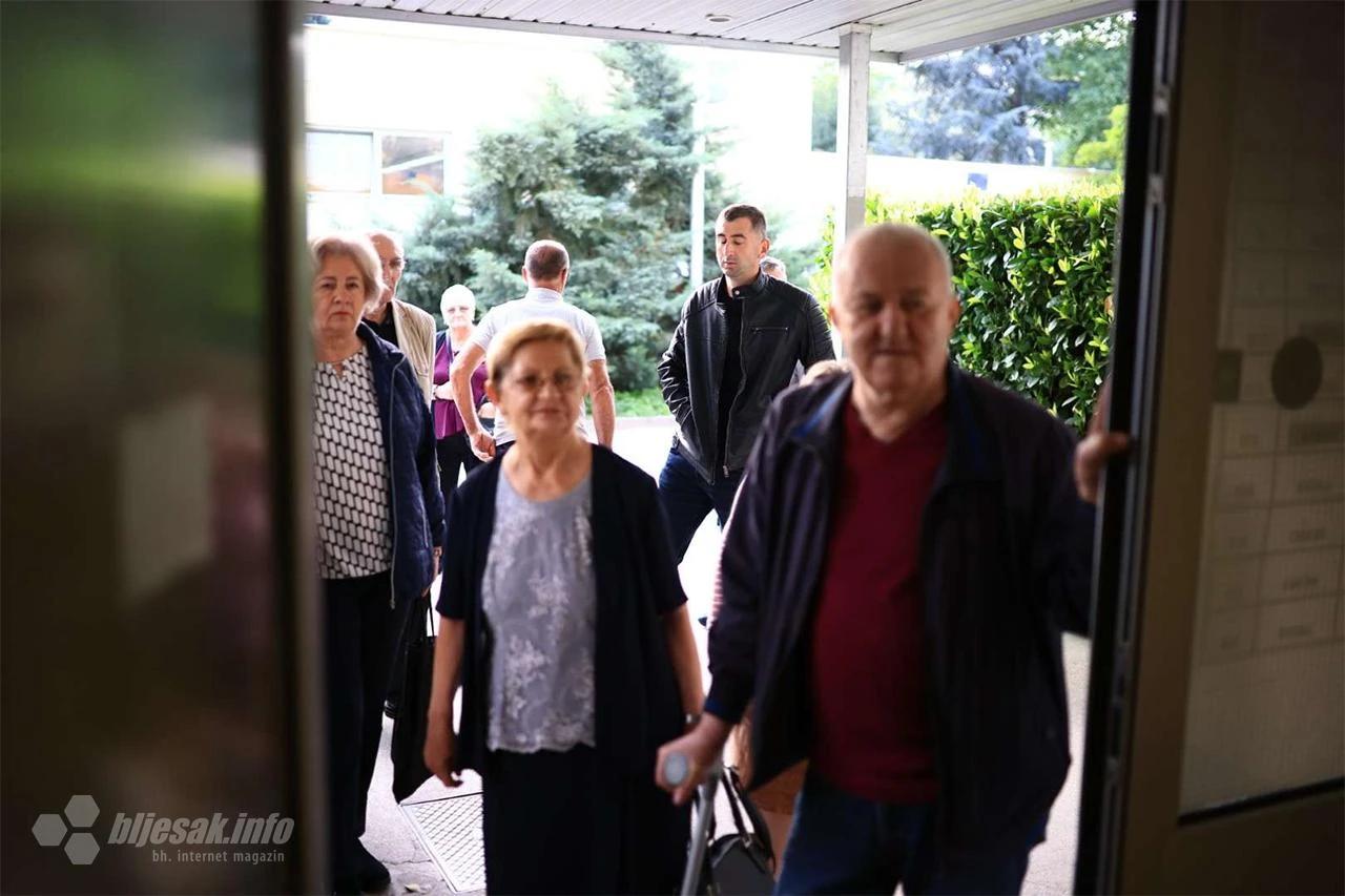 Birači na biralištima u Mostaru