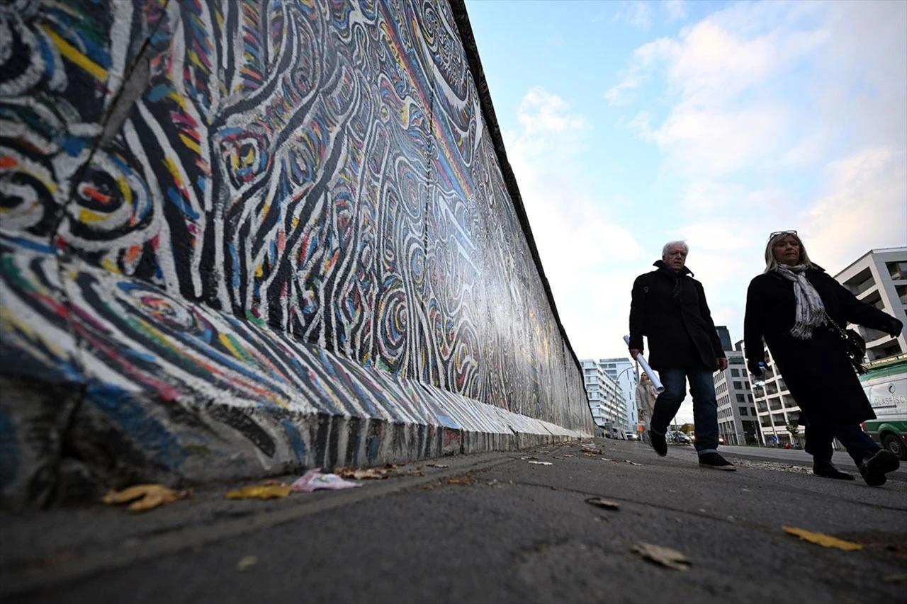 Prošle su 34 godine od pada Berlinskog zida