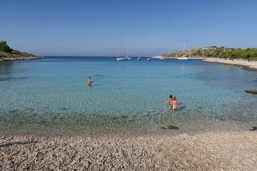 Foto: Beach Searcher - Plaža Lojena, Kornati