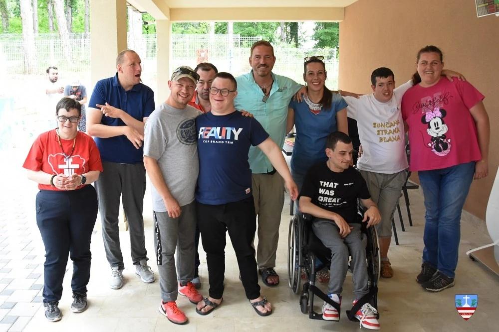 Jim Caviezel u posjeti Udruzi Susret