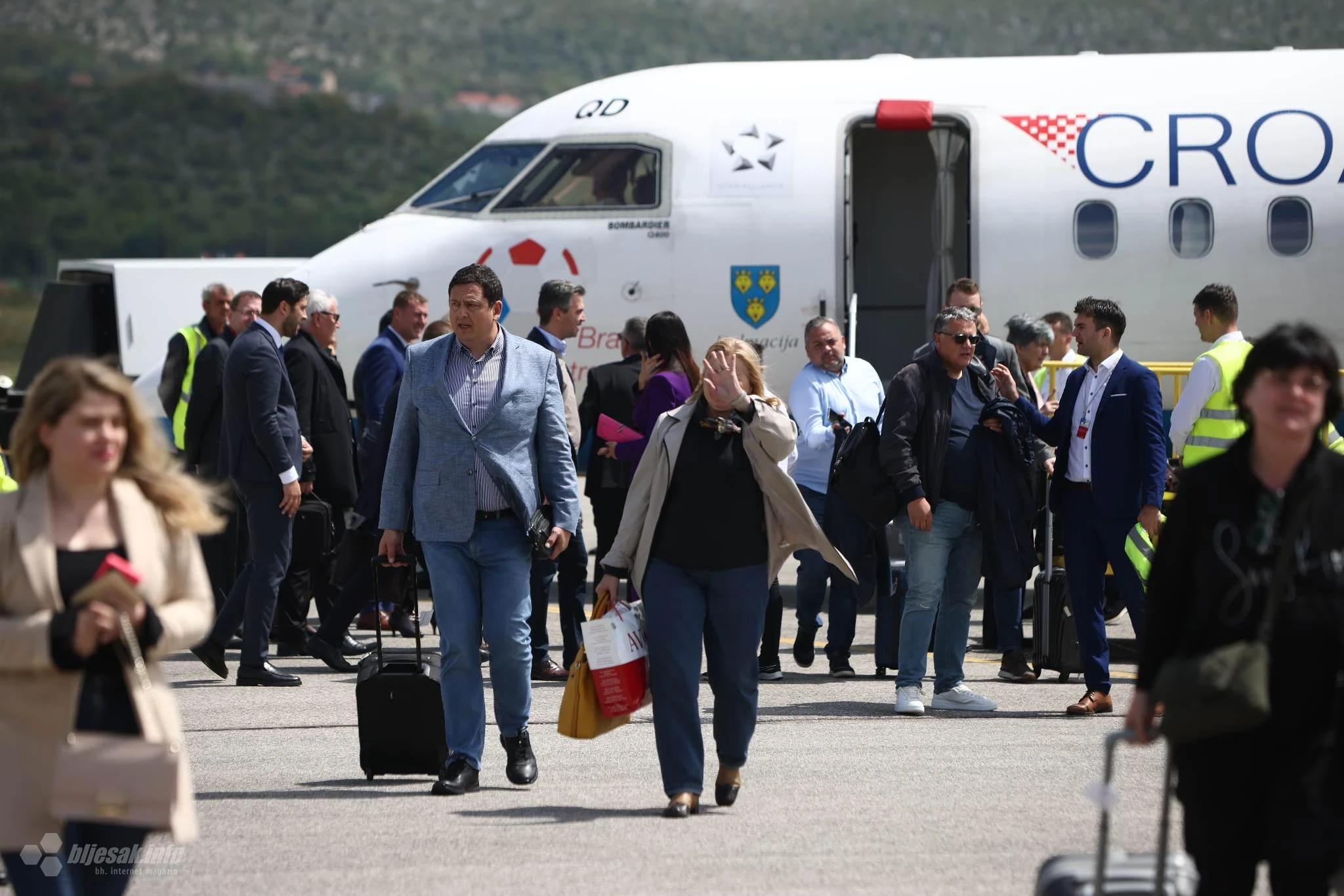 Bombardier Dash 8 Q400 Croatia Airlinesa stigao je u Mostar iz Zagreba