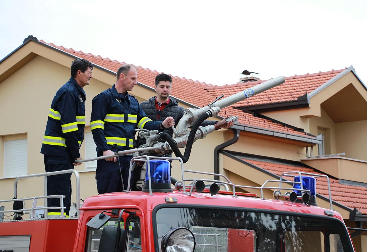 Donacija vatrogascima u Posušju | Foto: Općina Posušje