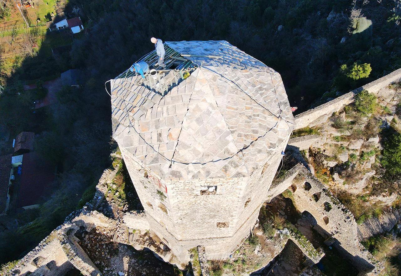 Kula u Počitelju dobila krov