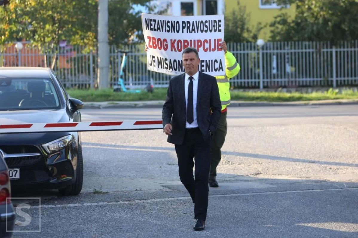 Novalić Dolazi na sud