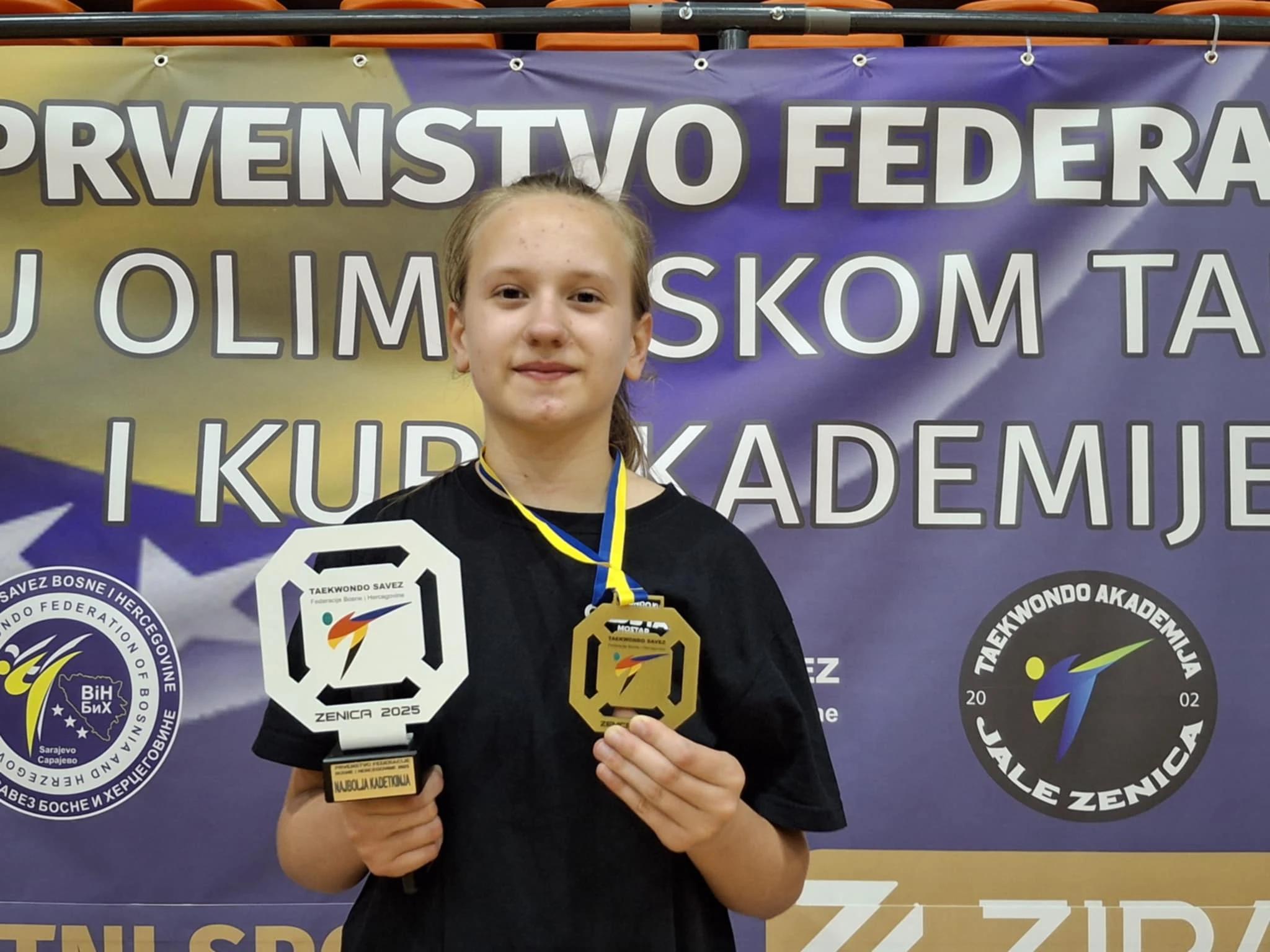 Na Prvenstvu Federacije BiH posebno se istaknula Iva Marić, koja je osvojila zlato u disciplini borbe te postala prvakinja Federacije, ali i trostruka prvakinja s tri kriterijska turnira.
