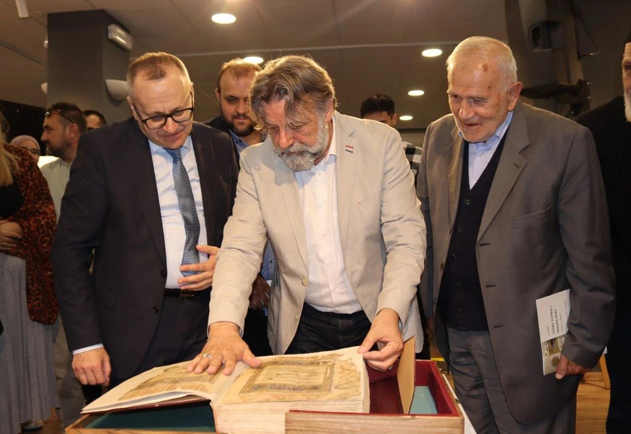 ''Tišina papira i odsjaj pera''