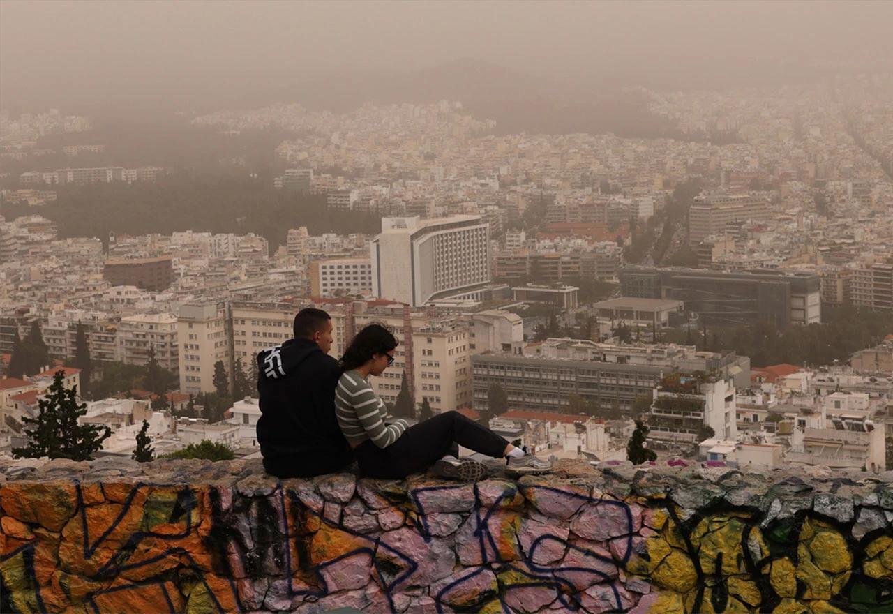 Nebo nad Grčkom obojeno narančasto, saharska prašina izaziva probleme