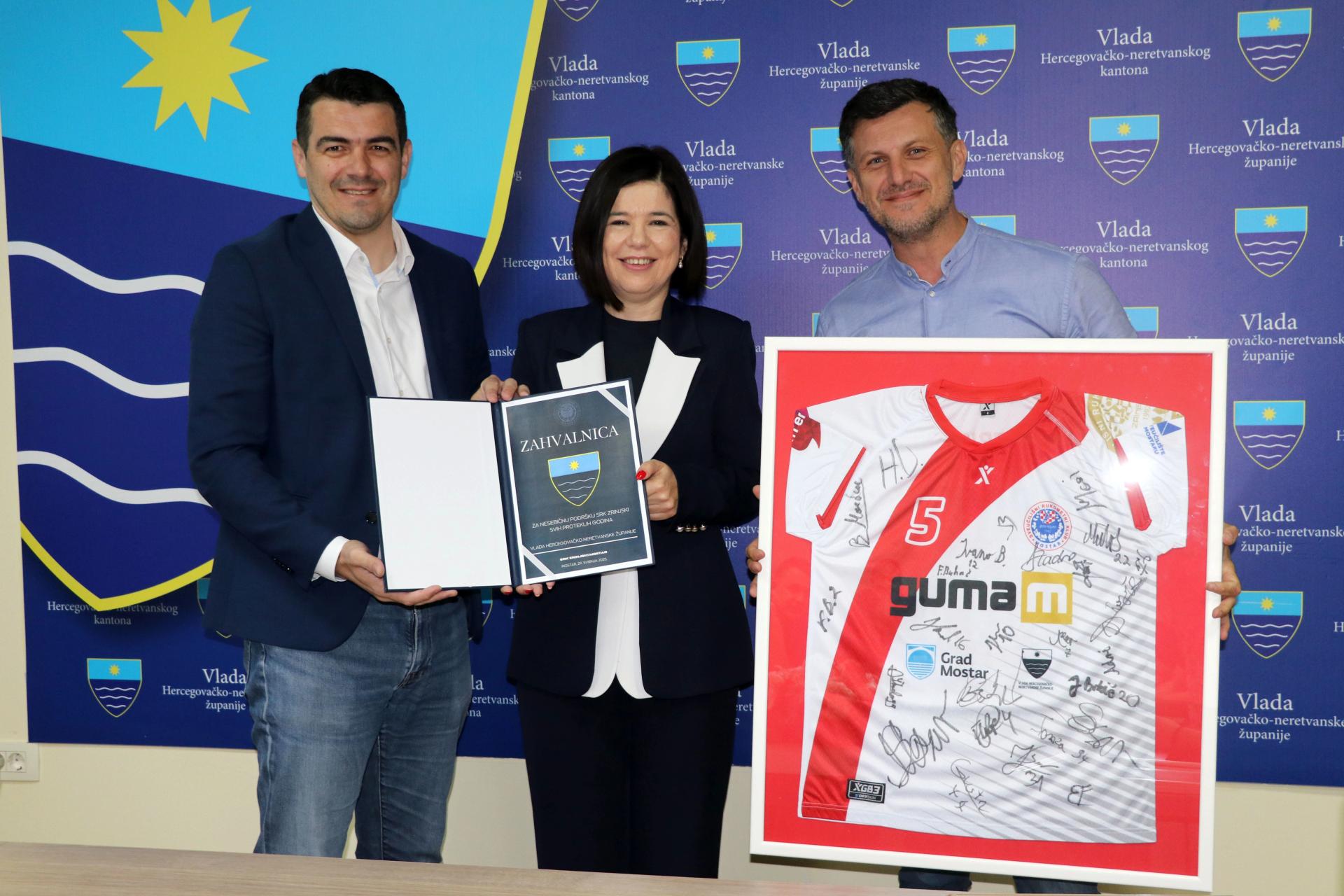 Predsjednica Vlade HNŽ-a Marija Buhač primila je izaslanstvo Sveučilišnoga rukometnog kluba Zrinjski