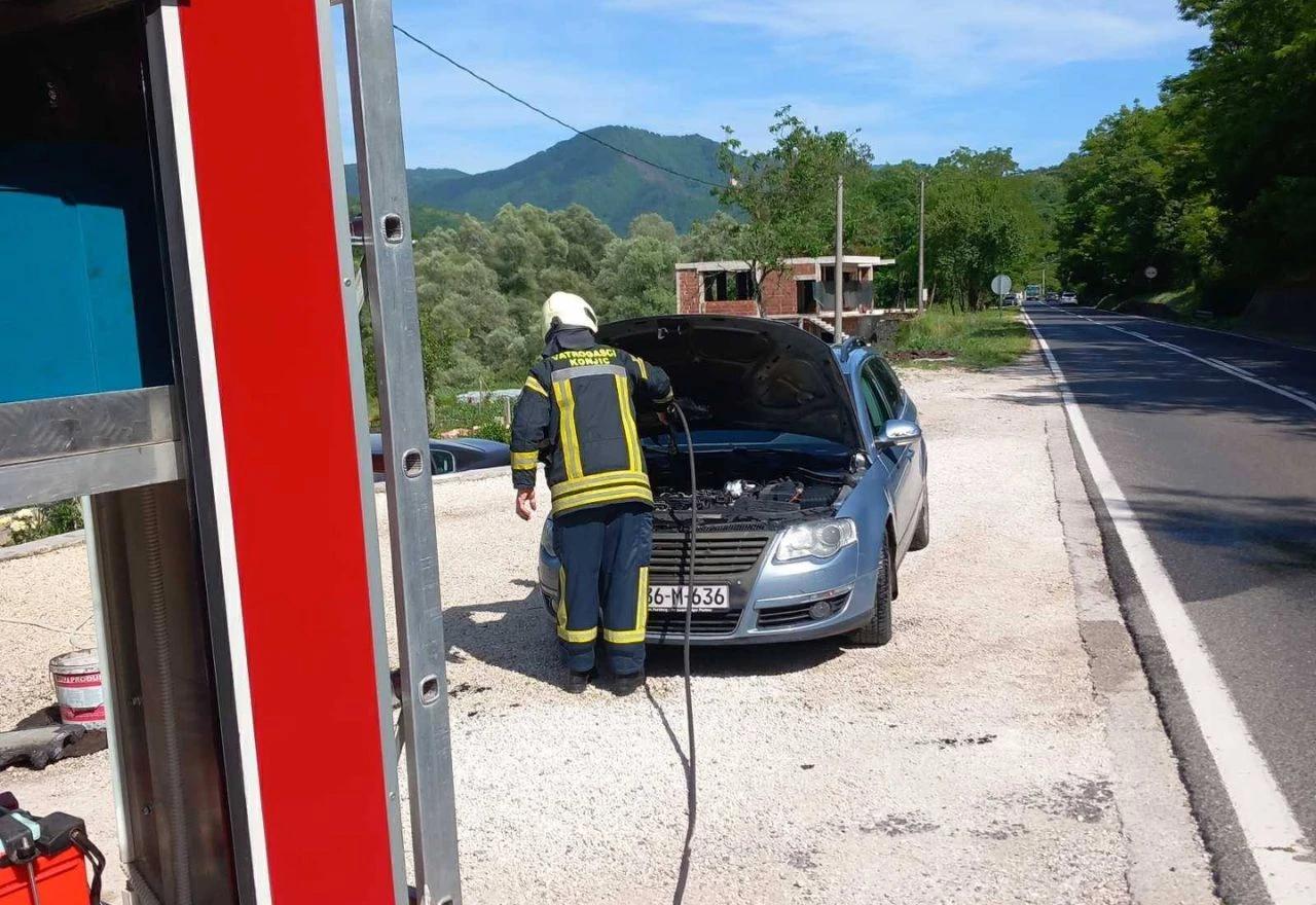 U Orahovici kod Konjica izbio požar na automobilu