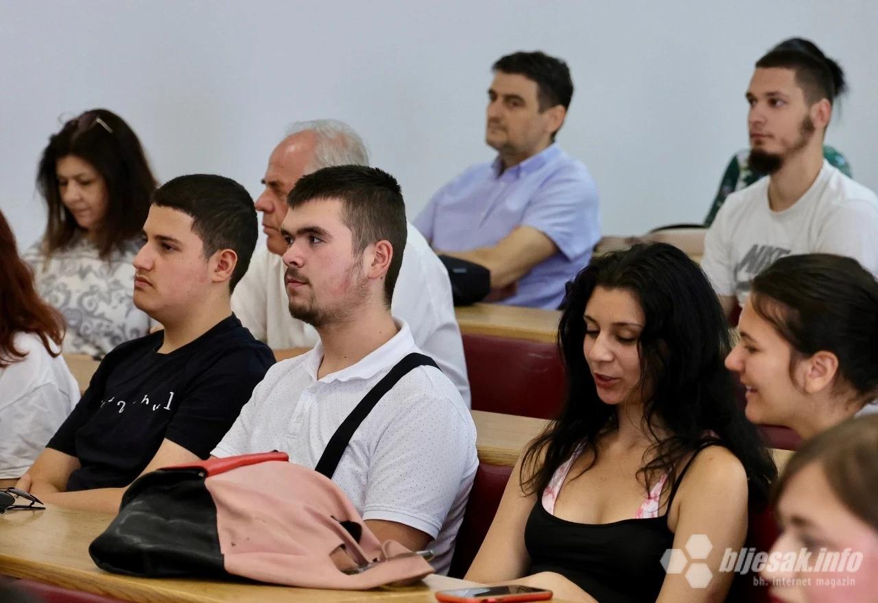 Prikazan je dokumentarni film Pisma iz Srebrenice