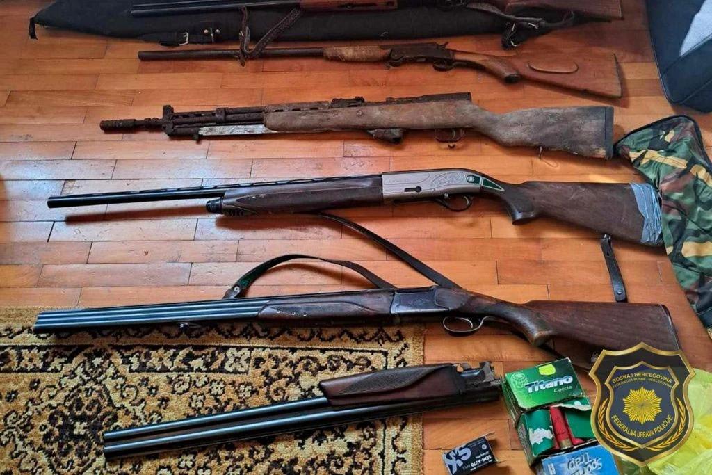 Uhićen muškarac iz Gabele, policija oduzela oružje i eksploziv
