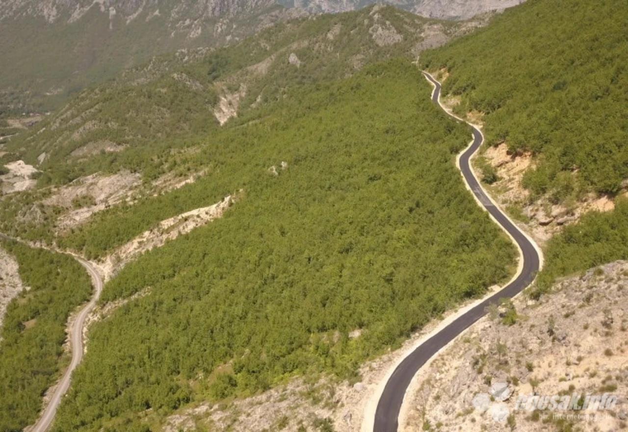 Asfaltira se makadamska prometnica između Vrdi i Drežnice