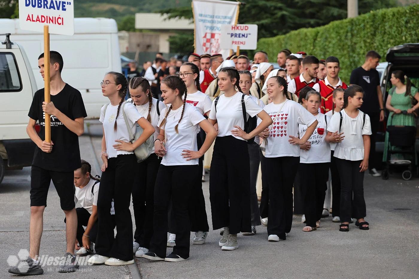 Prva večer trodnevnice: Misa, blagoslov mladih i Večer folklora