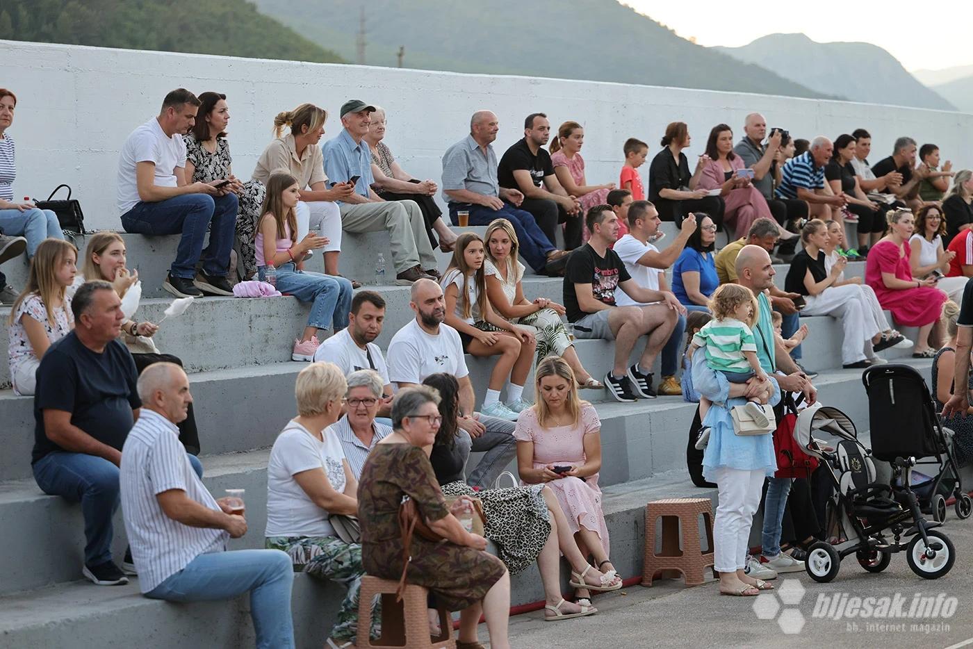 Prva večer trodnevnice: Večer folklora