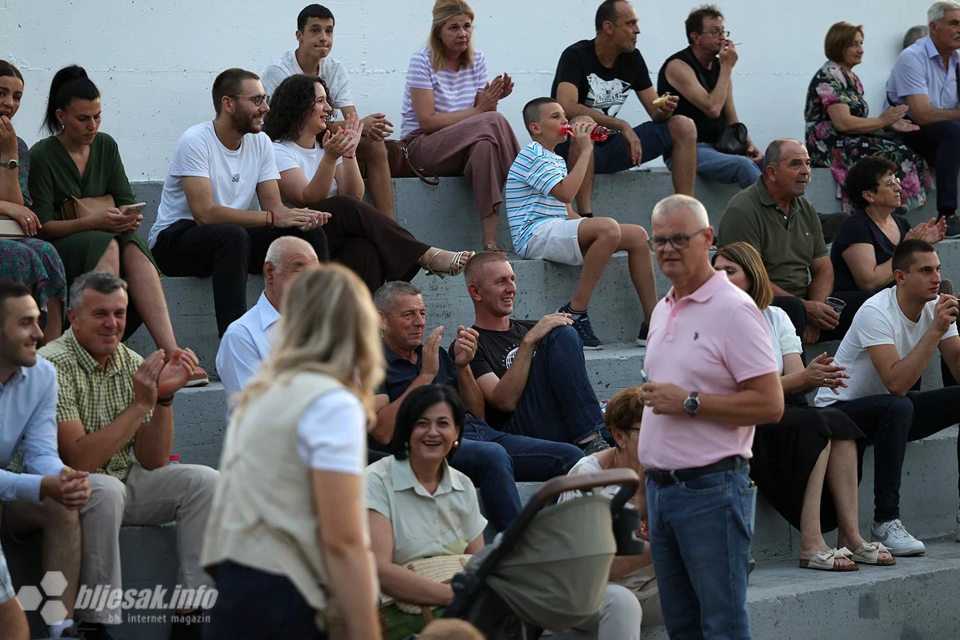 Prva večer trodnevnice: Večer folklora