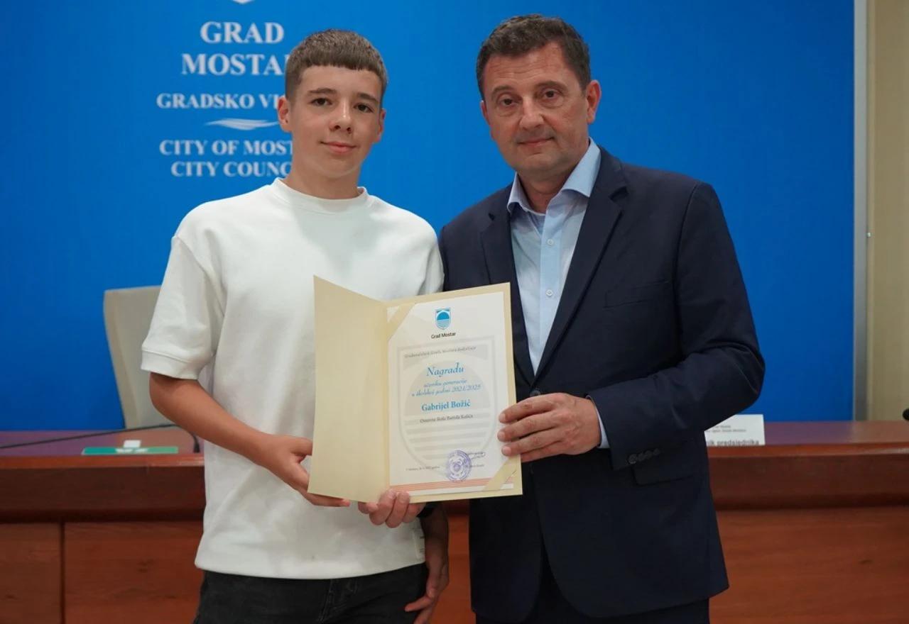Dodjela nagrade učenicima generacije