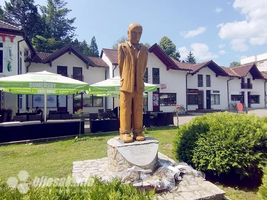 Spomenik logorašima